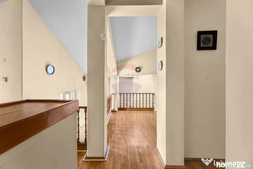 Casă cu 3 camere cu Teren 320 Mp în Intim