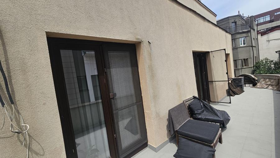 Apartament cu 3 camere decomandat în Dorobanți