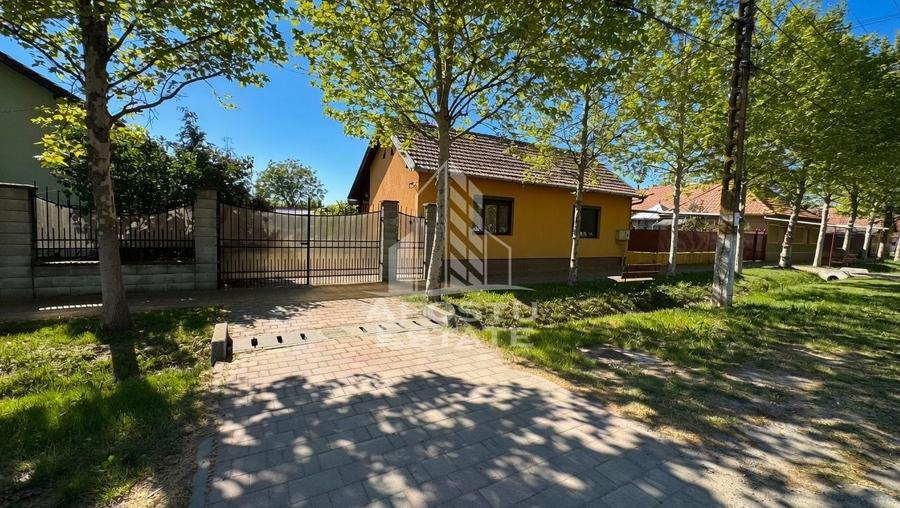Casă individuală cu 4 camere cu Canalizare în Central