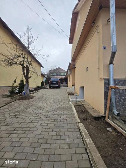 Casă cu 4 camere cu Teren 400 Mp în Mediaș