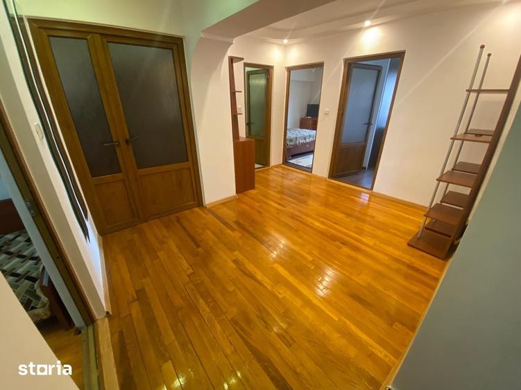 Apartament cu 4 camere în Central