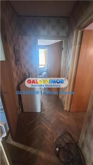 Apartament cu 3 camere semidecomandat în Drumul Taberei