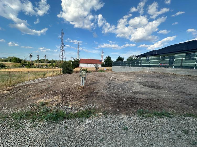 Teren de 582 mp, în Oarda