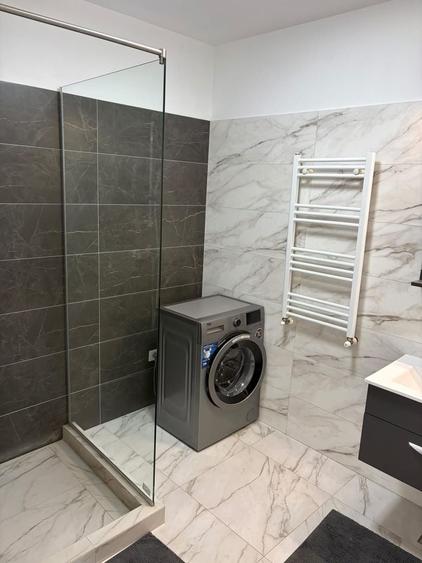 Apartament cu 3 camere semidecomandat, mobilat în Matei Voievod