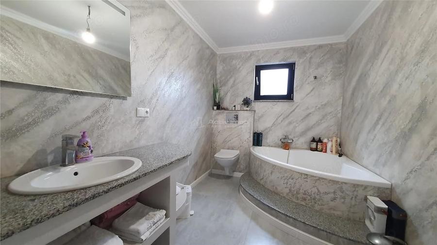 Casă cu Teren 280 Mp în Poieni-Suceava