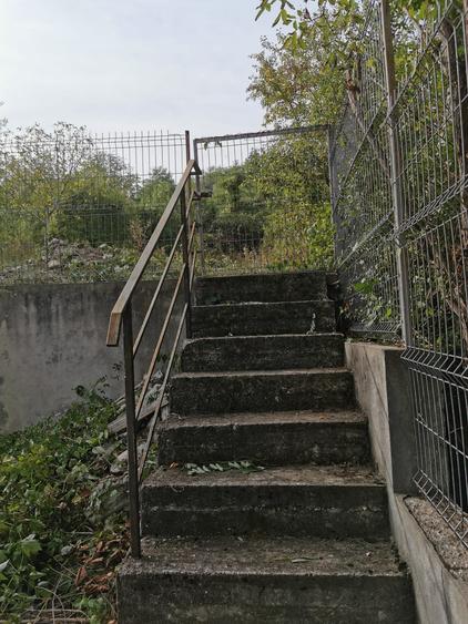 Casă individuală cu 4 camere cu Canalizare în Vest