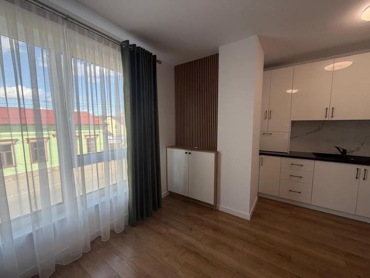 Apartament 3 camere , 70 mp, zona Radauti - 4