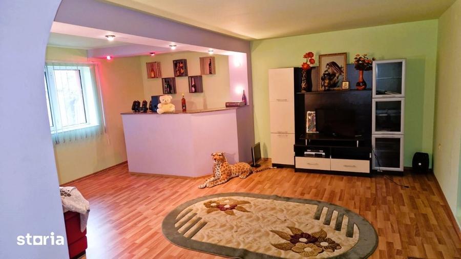 Casă cu 5 camere cu Teren 1500 Mp în Valea Mare