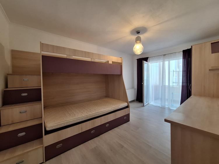 Apartament cu 3 camere decomandat, mobilat în Florești
