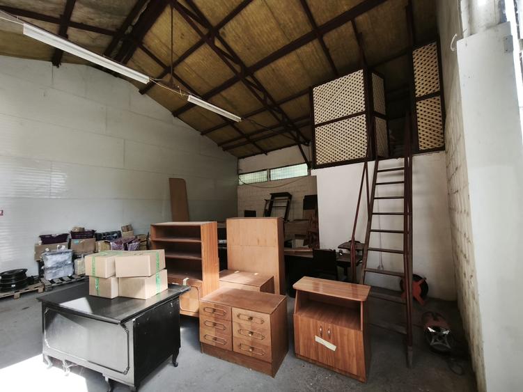 Spațiu industrial, de 153 mp, în Exterior Est