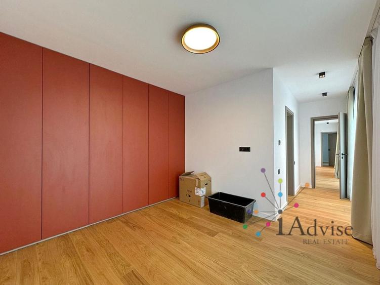 Apartament cu 3 camere decomandat, mobilat în Central