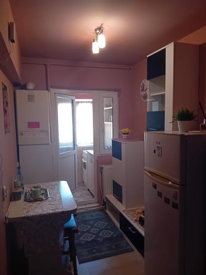 Garsonieră decomandată, mobilată în Cetate