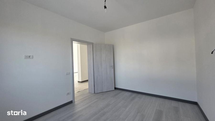 Casă cu 3 camere în Dumbrăvița