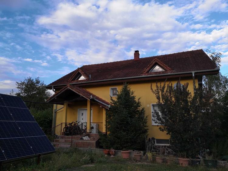 Casă cu 4 camere în Fornădia