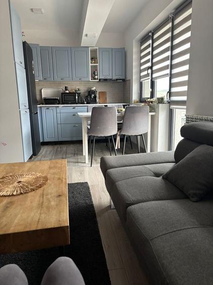 Apartament cu 4 camere decomandat în Central