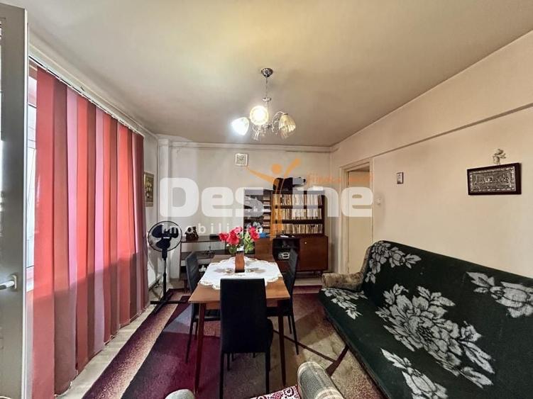 Apartament cu 2 camere decomandat, mobilat în Central