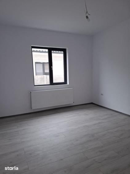 Casă cu 3 camere cu Teren 300 Mp în Central
