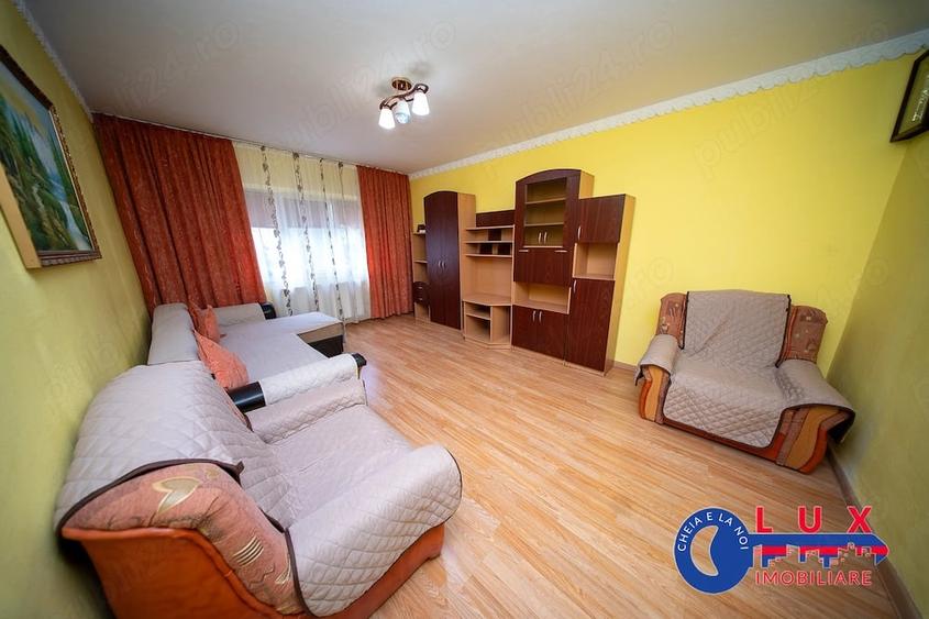 Apartament cu 3 camere decomandat în E3