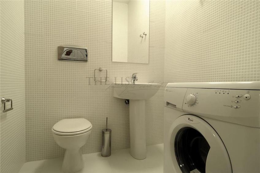Apartament cu 4 camere decomandat, mobilat în Iancu Nicolae