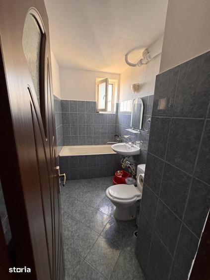 Apartament cu 2 camere decomandat în Aeroport