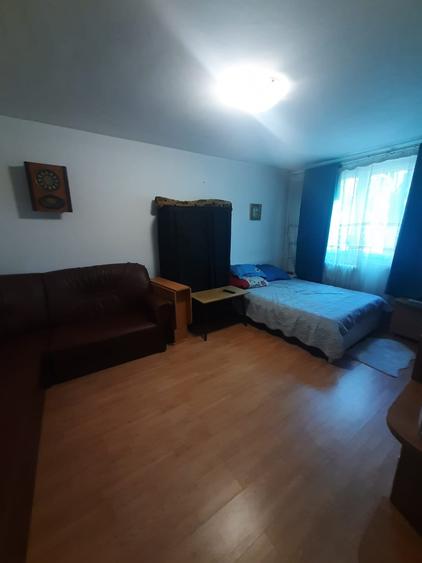 Garsonieră decomandată în Drumul Taberei