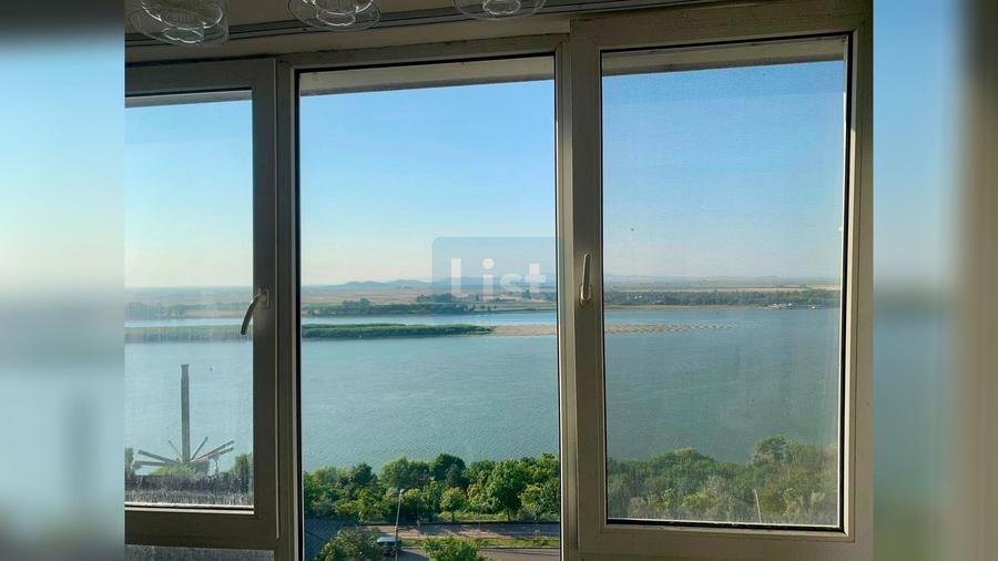 Apartament cu 3 camere decomandat în Faleză