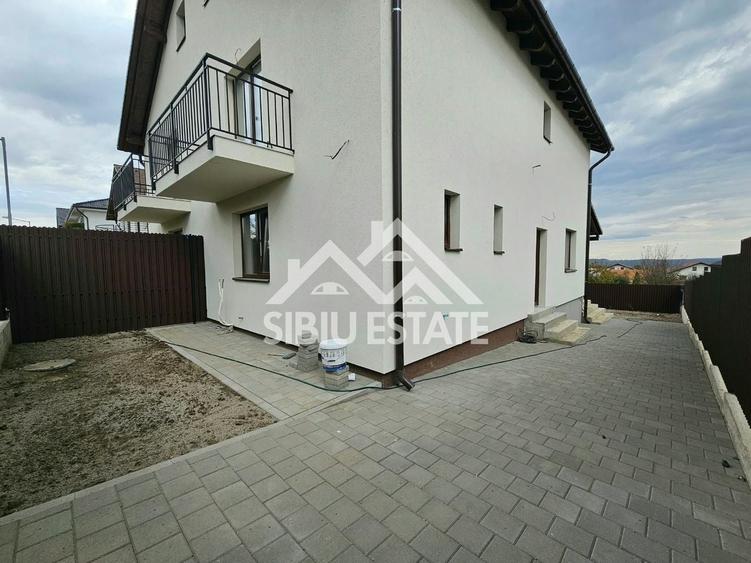 Duplex cu 4 camere cu Canalizare în Arhitecților - Calea Cisnădiei