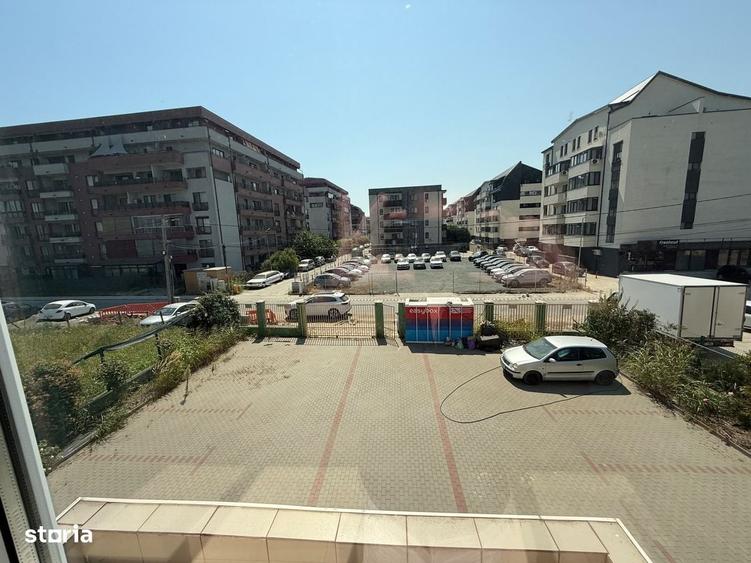 Spațiu comercial, de 650 mp, în Central