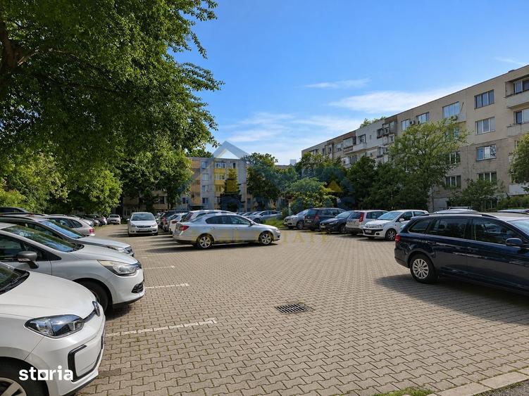 Apartament cu 3 camere semidecomandat, mobilat în Andrei Mureșanu