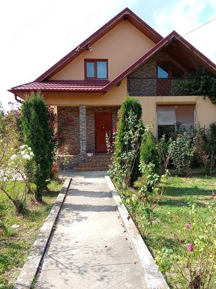 Casă cu Teren 2000 Mp în Central