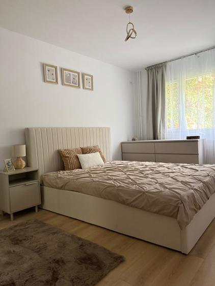 Apartament cu 3 camere, mobilat în Titan
