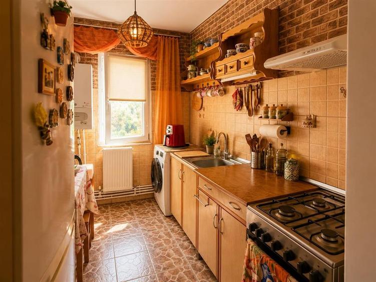 Vanzare apartament 3 camere - Podu Ros - etaj 2 - 7