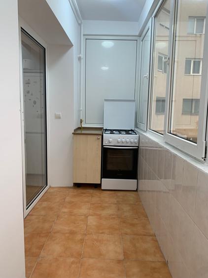 Apartament cu 3 camere decomandat, mobilat în Stadion