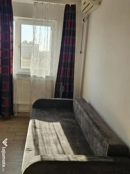 Garsonieră decomandată în Poarta 6