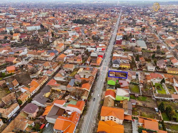 Teren Construcții intravilan de 806 mp, în Intim