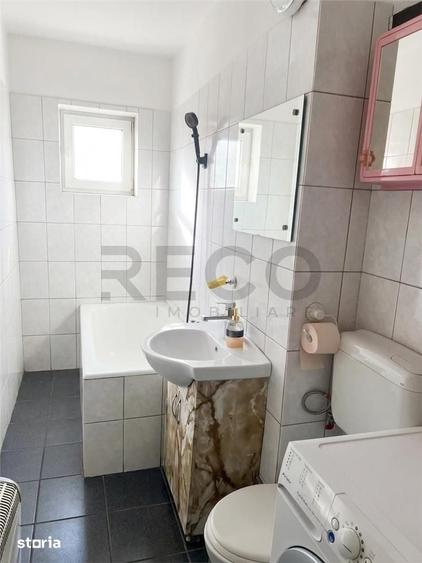 Apartament cu 3 camere semidecomandat în Nufărul