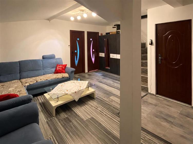 Apartament cu 3 camere semidecomandat în Țiglari