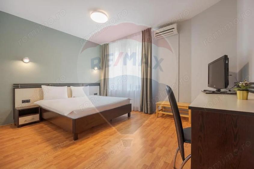Casă cu 16 camere cu Teren 5375 Mp în Sânmartin