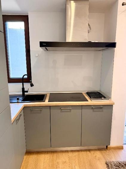 Apartament cu 2 camere semidecomandat, mobilat în Calea Victoriei