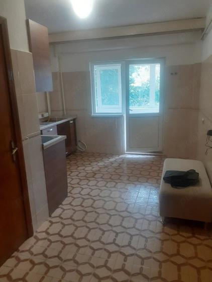 Apartament cu 4 camere decomandat în Ultracentral