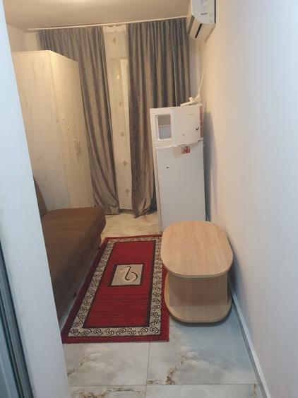 Garsonieră în Vest