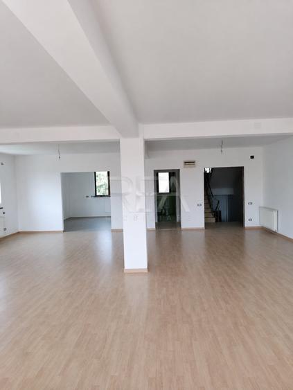 Apartament cu 4 camere decomandat în Ozana