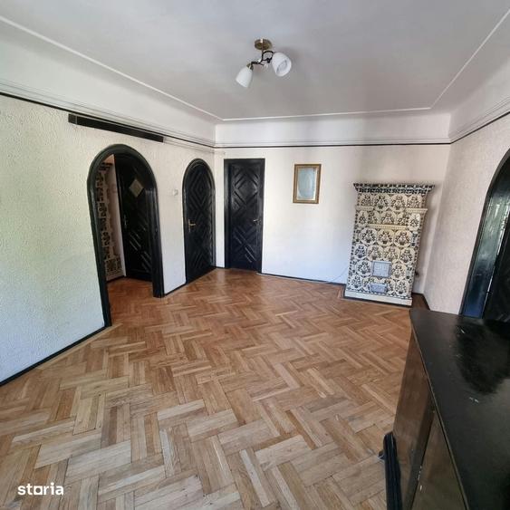 Apartament cu 3 camere semidecomandat în Cotroceni