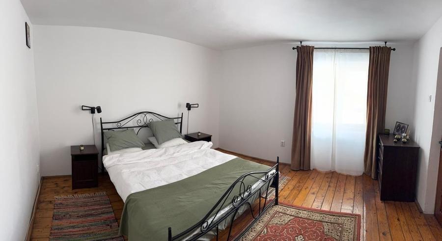 Casă cu 5 camere cu Teren 1700 Mp în Central