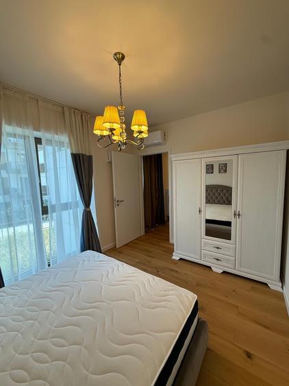 Apartament cu 4 camere decomandat, mobilat în Băneasa