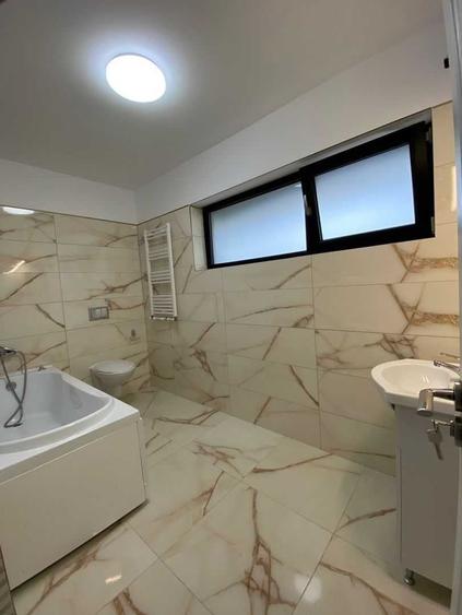 Casă cu 3 camere cu Teren 250 Mp în Central