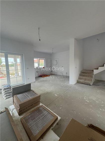 Casa spațioasa – 4 Dormitoare – Despartita prin Garaj (140 mp utili, 400 mp