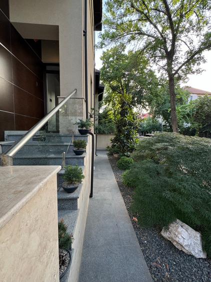 Apartament cu 4 camere în Casin