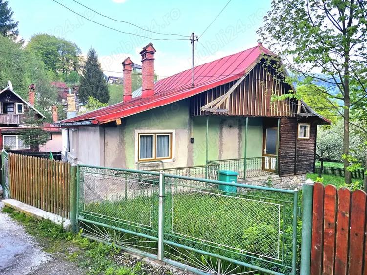 Casă cu 4 camere în Bușteni