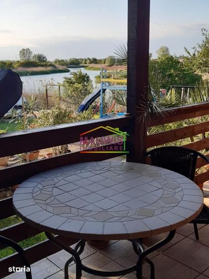 Casă cu 4 camere cu Teren 1100 Mp în Vidra